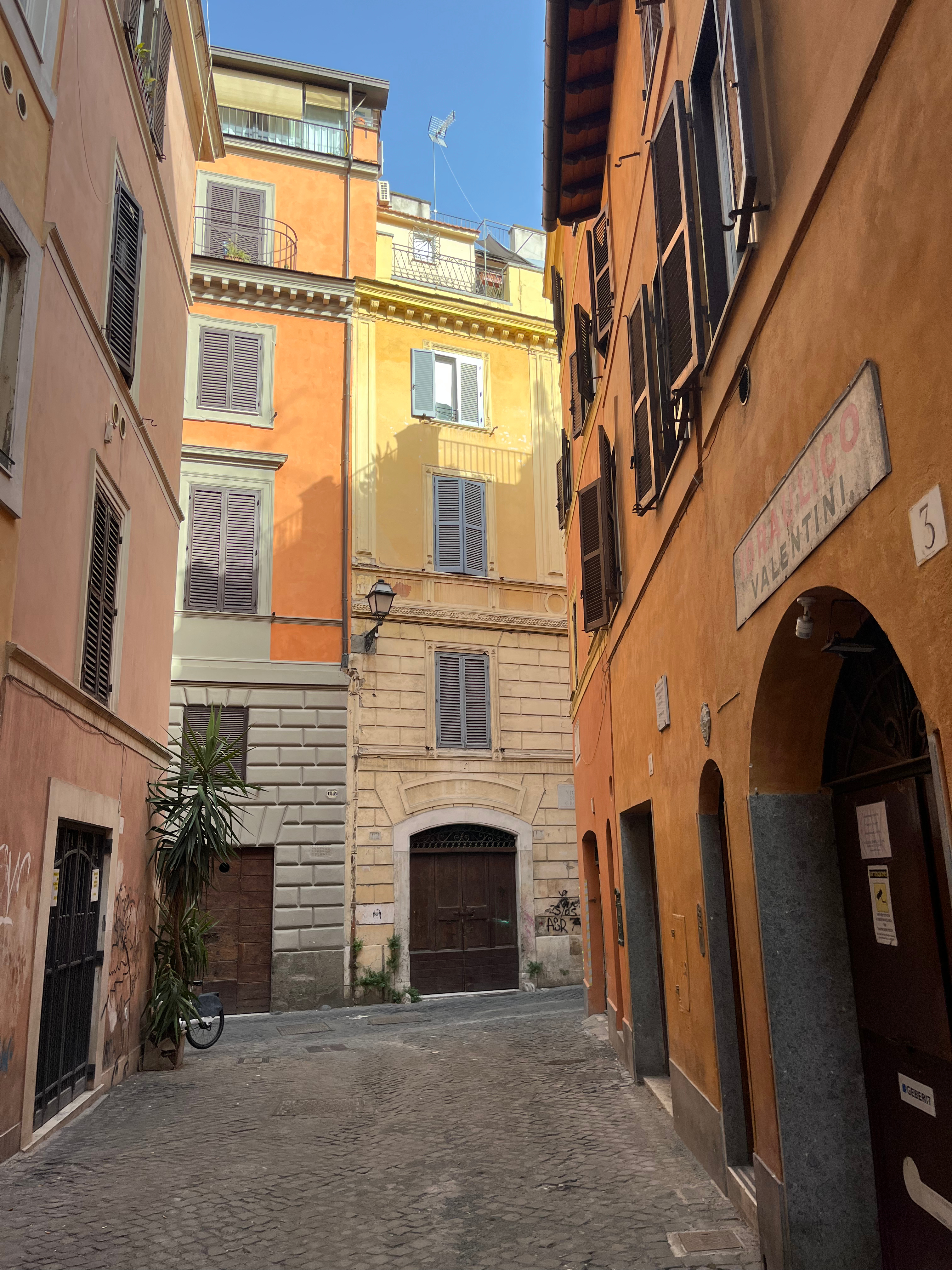 Vicolo Exterior